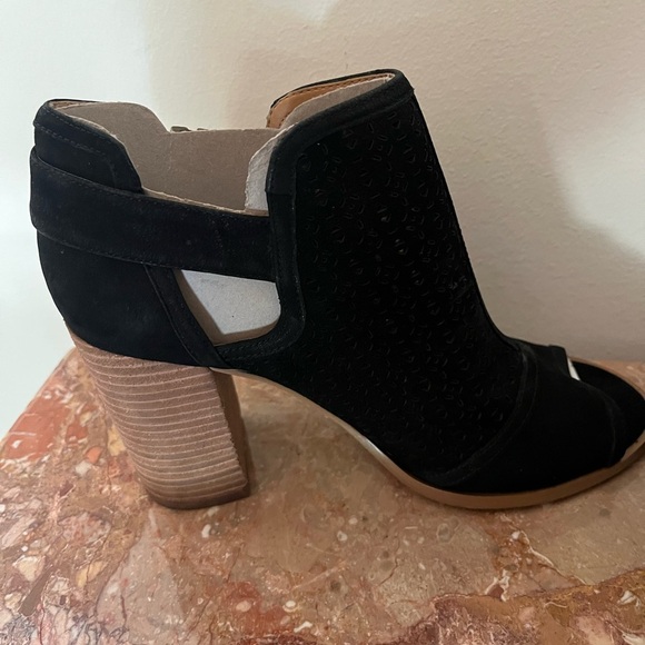 Tommy Hilfiger Prema Peep Toe Bootie Size 8.5 - Picture 6 of 9
